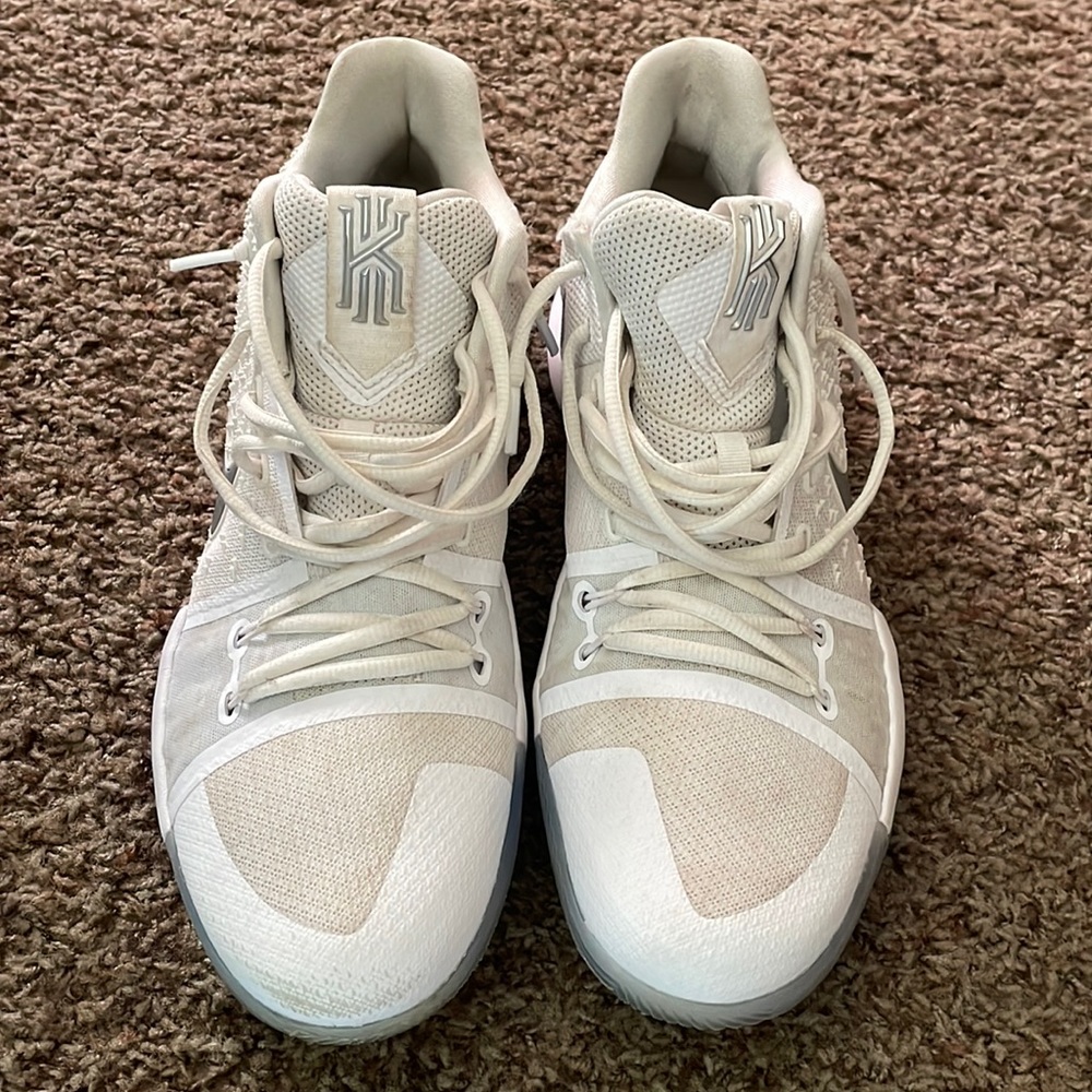 Kyrie 3 White Chrome